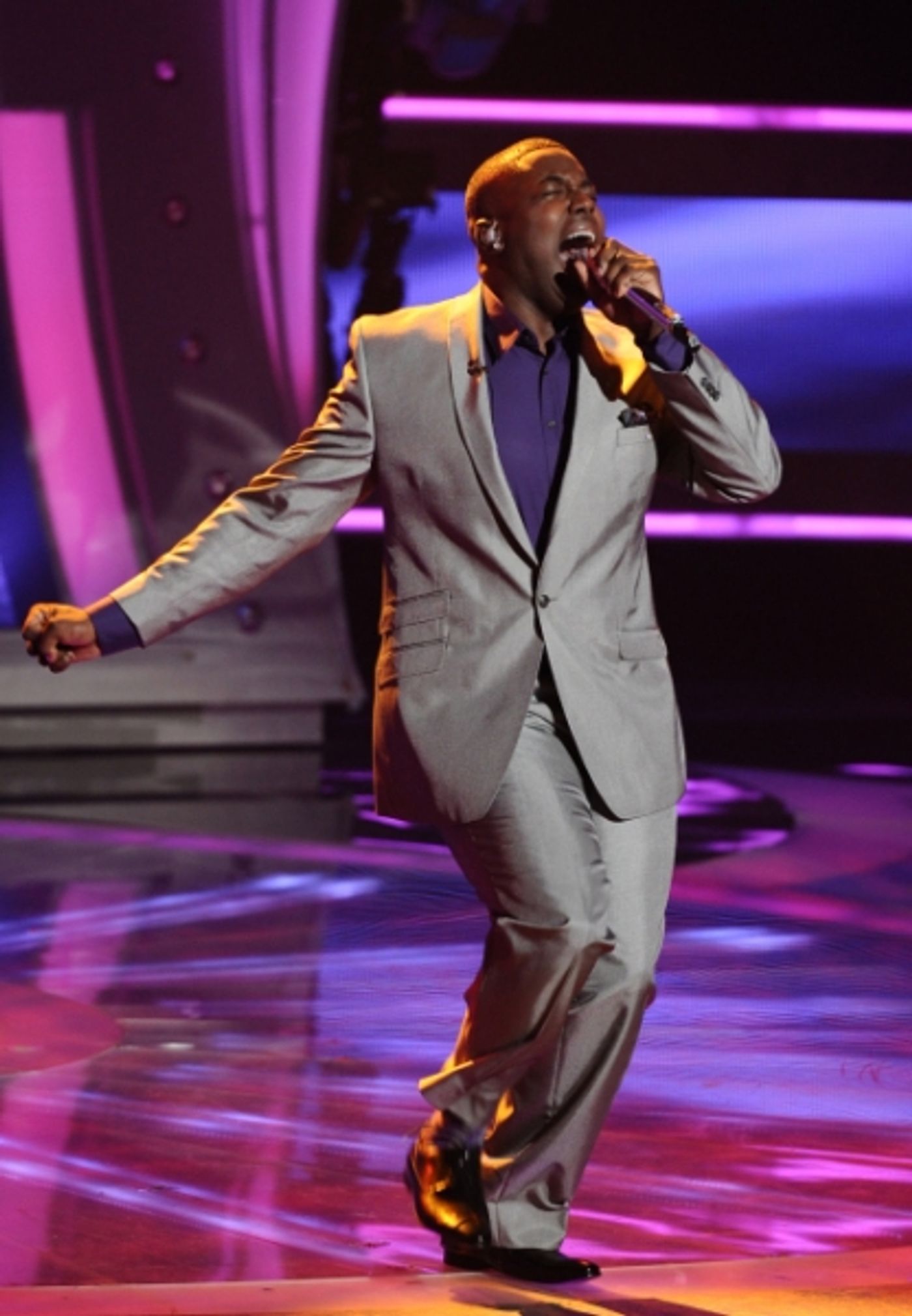 Photo Flash: AMERICAN IDOL Tackles Now & Then  Image