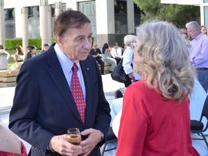 Richard Sherman mingles with guests Photo