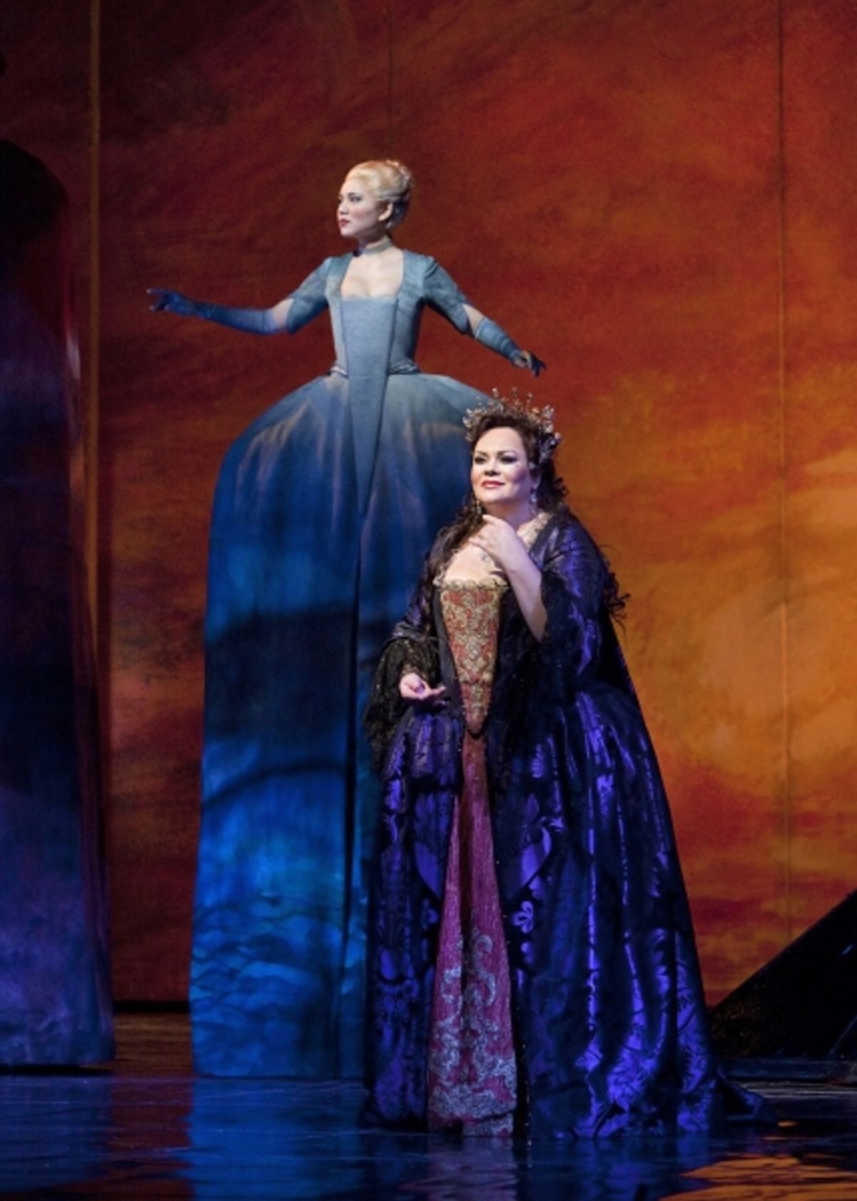 Lei Xu as Echo and Violeta Urmana as Ariadne at 