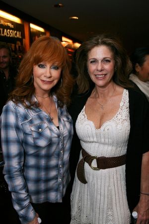 Cast members Reba McEntire (L) and Rita Wilson (R) Photo