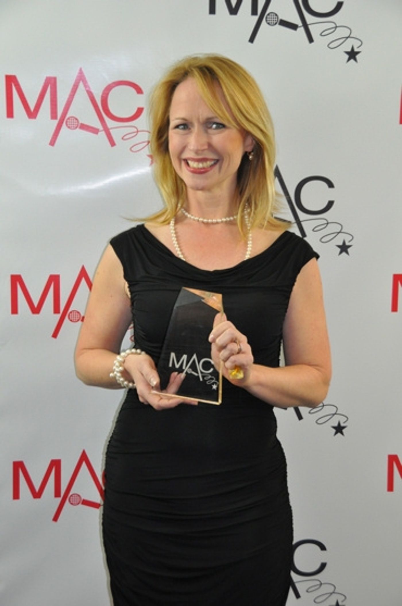 Photo Coverage: 2011 MAC Awards - Backstage!  Image