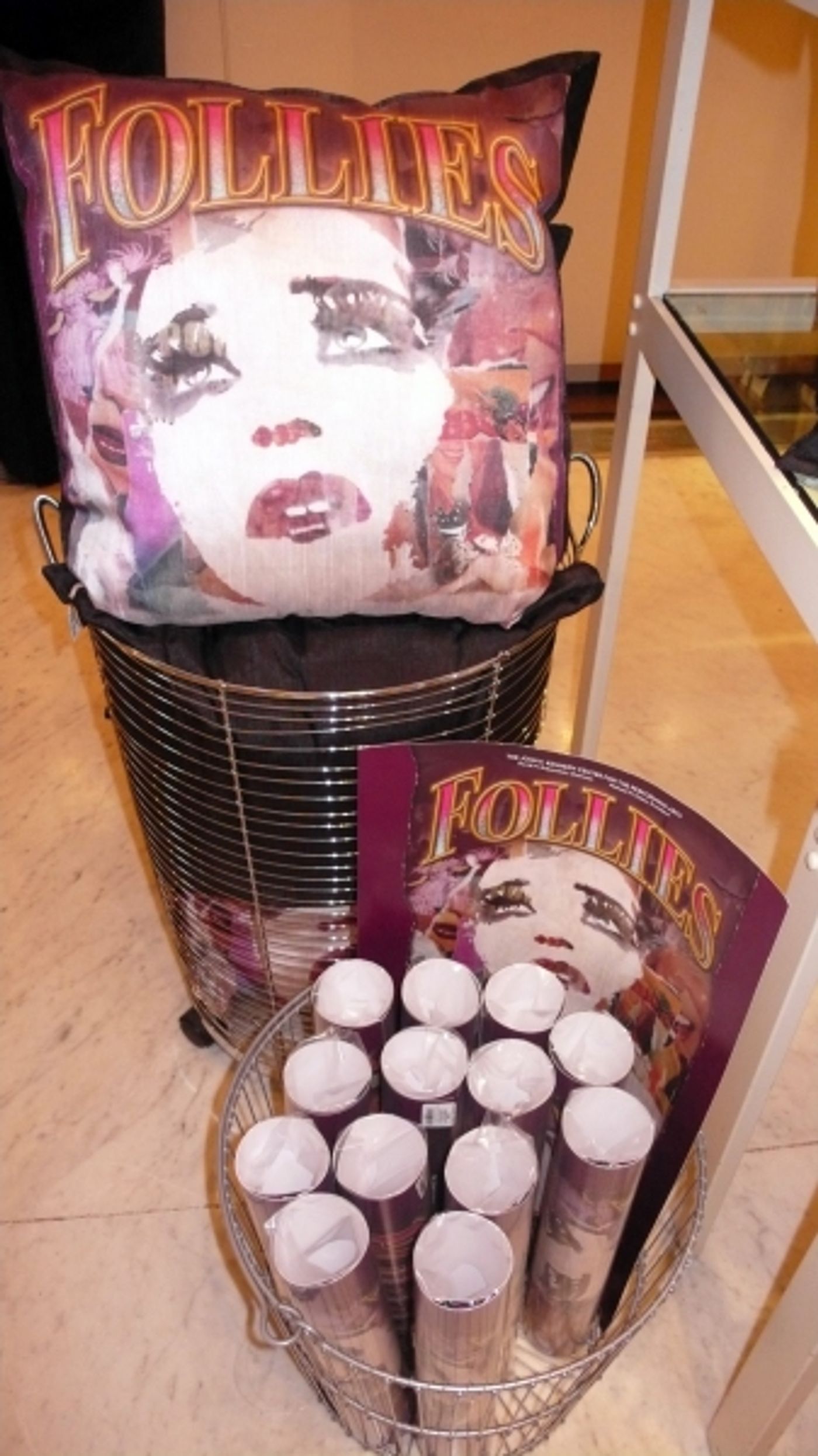 Photo Coverage: FOLLIES Boutique - Merchandise on Sale  Image