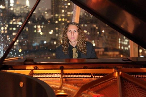 Dylan Meeks Photo
