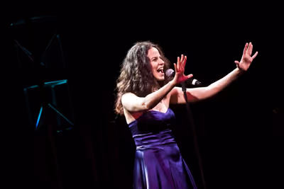 Mandy Gonzalez Photo