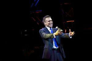 Brian Stokes Mitchell Photo