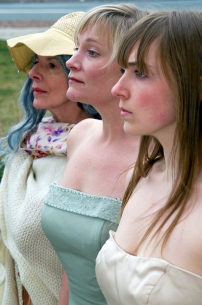Grey Gardens Front - Back: Maggie Sczekan, Megan Van de Hey, Deborah Persoff Photo