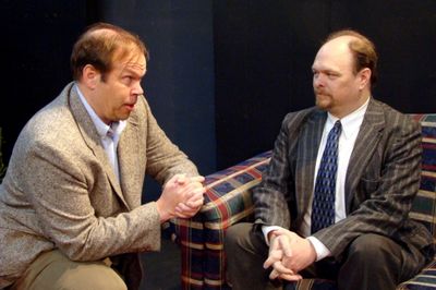 L-R: Steve Seaholm as Oscar Madison and Randy Diamon as Felix Unger Photo