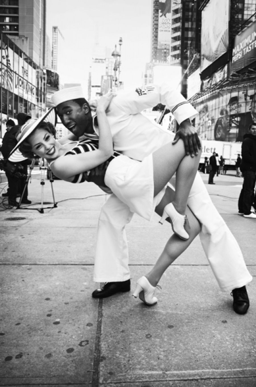 Photo Coverage Exclusive: ANYTHING GOES Celebrates Fleet Week  - Enter Contest to Win Tix! Image