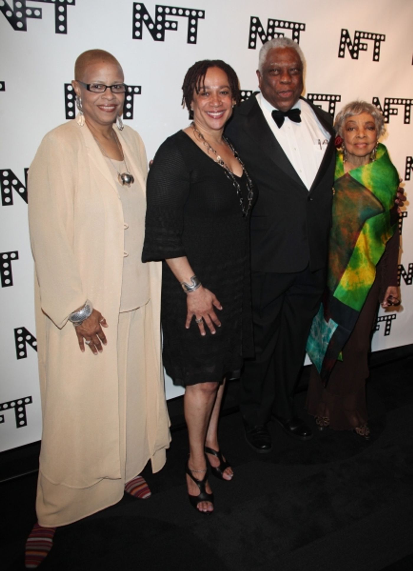 Photo Coverage: NFT 40th Reunion Awards Starry Gala Arrivals  Image
