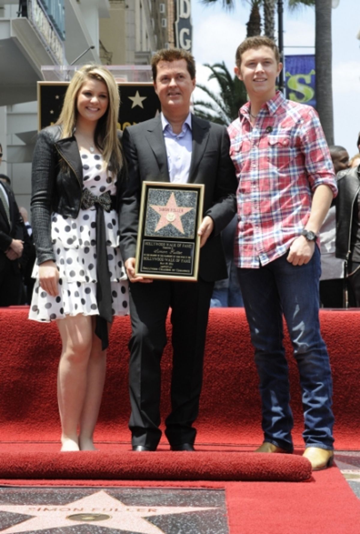 Lauren Alaina, Simon Fuller and finalist Scotty McCreery 
 at 