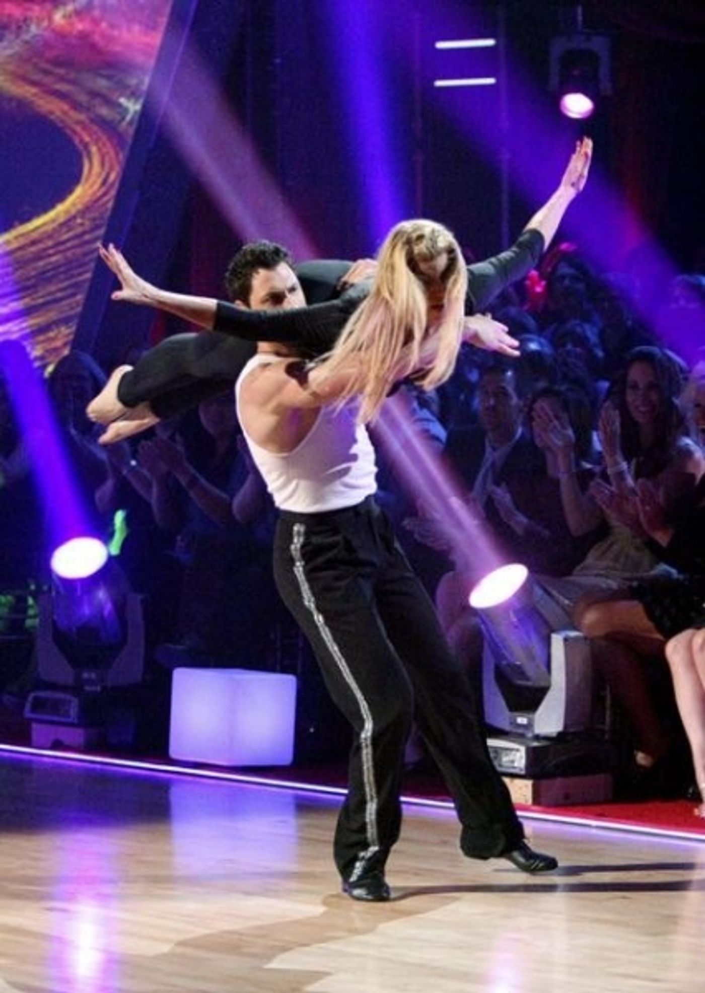 Photo Flash: The DANCING WITH THE STARS Finale! Photo Flash: The DANCING WITH THE STARS Finale! Image