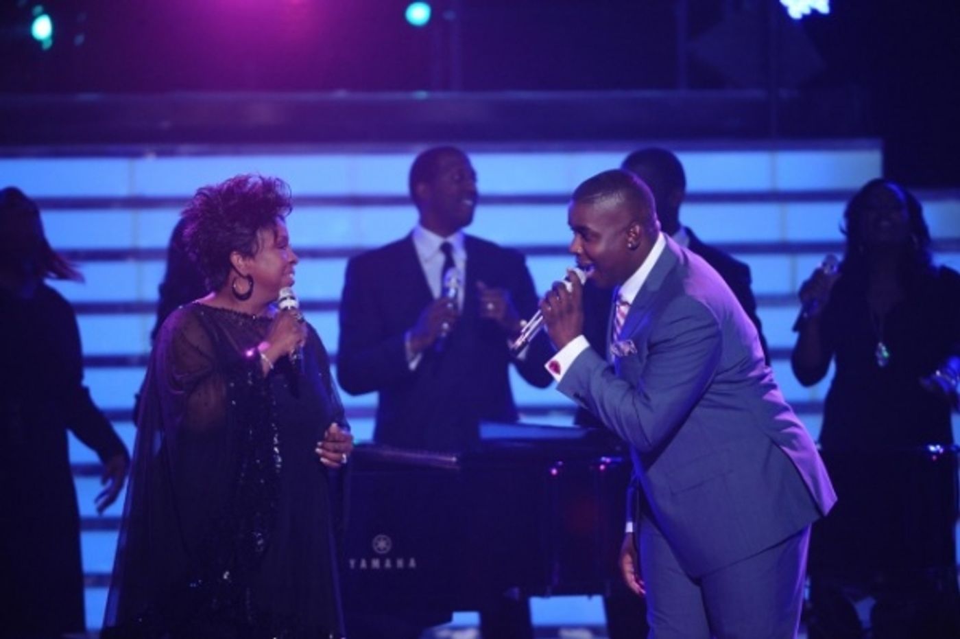 Photo Flash: AMERICAN IDOL Season Finale - Lady Gaga, Beyonce, & More!  Image