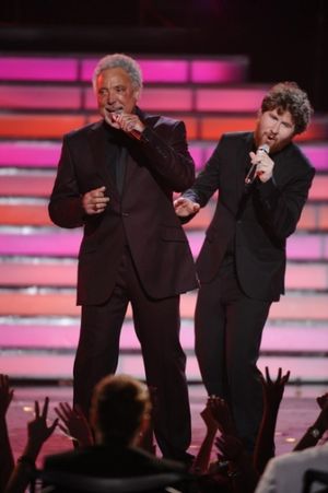 Tom Jones, Casey Abrams Photo