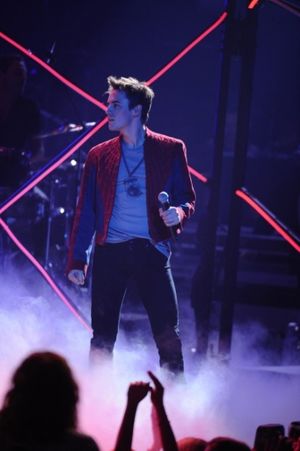 AMERICAN IDOL: Special guests Reeve Carney and U2 perform during the season ten AMERICAN IDOL GRAND FINALE at the Nokia Theatre on Weds. May 25, 2011 in Los Angeles, California. CR: Michael Becker/FOX @ BroadwayWorld AMERICAN IDOL: Special guests Reeve Carney and U2 perform during the season ten AMERI Photo