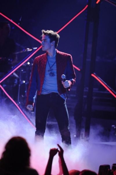 AMERICAN IDOL: Special guests Reeve Carney and U2 perform during the season ten AMERI Photo