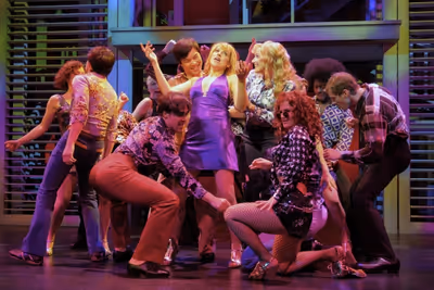 Julie Reiber, Betsy Wolfe & Cast Photo