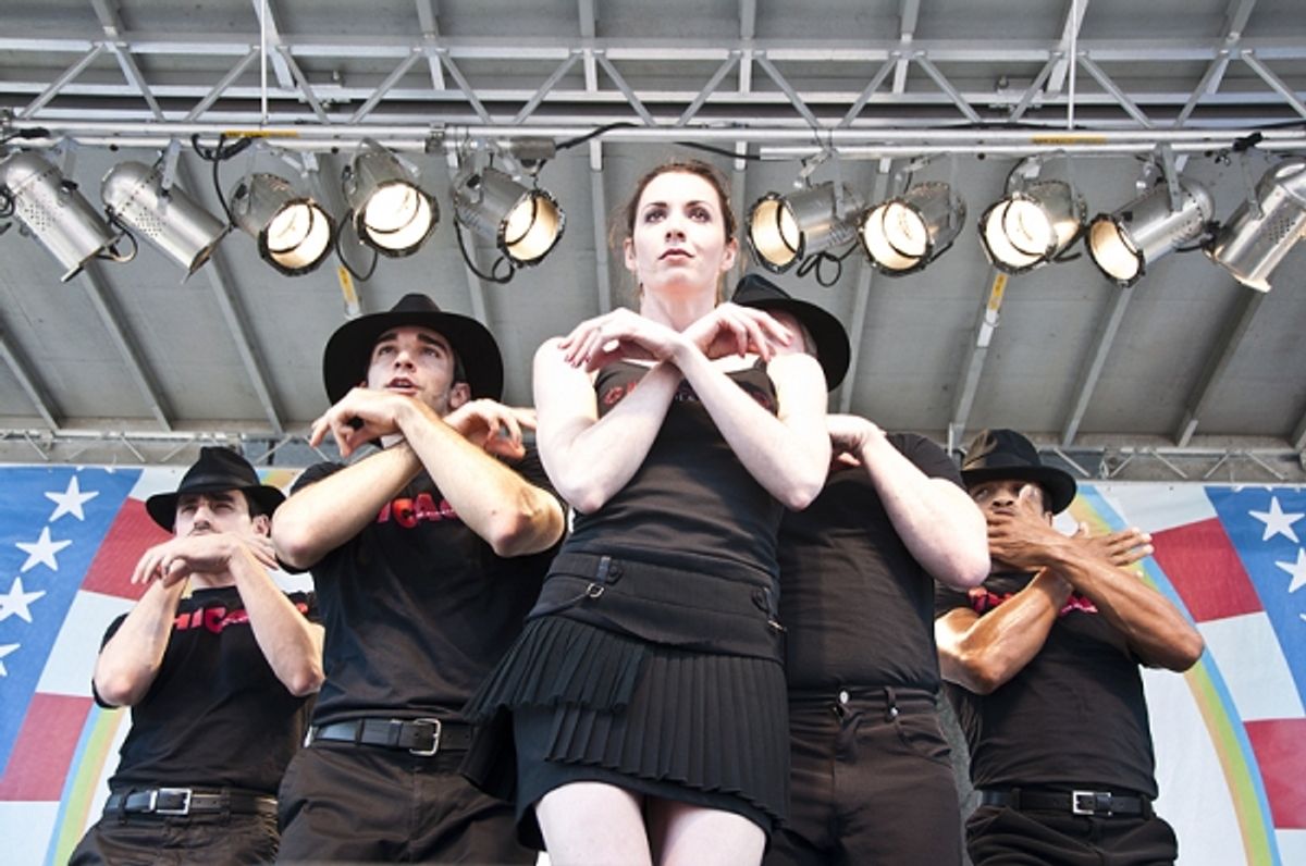 Melissa Rae Mahon & the cast of Chicago at 