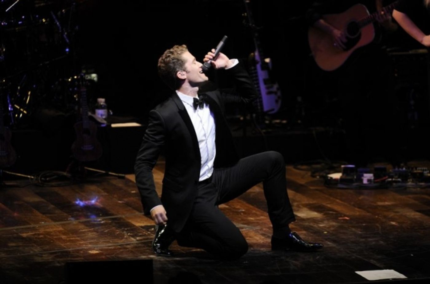Photo Flash: Matthew Morrison Performs at Goodman Theatre Gala  Image