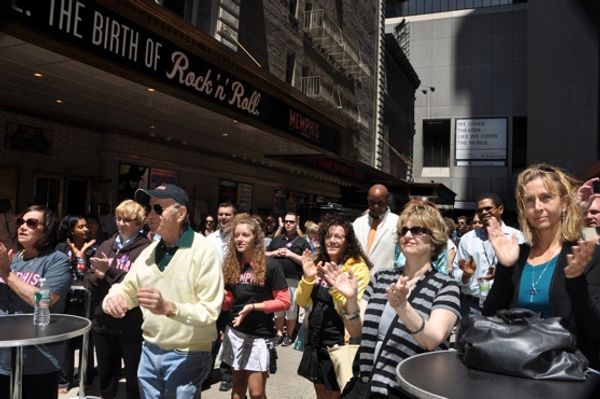 Gianna Trotter and the crowd in Shubert Alley Photo