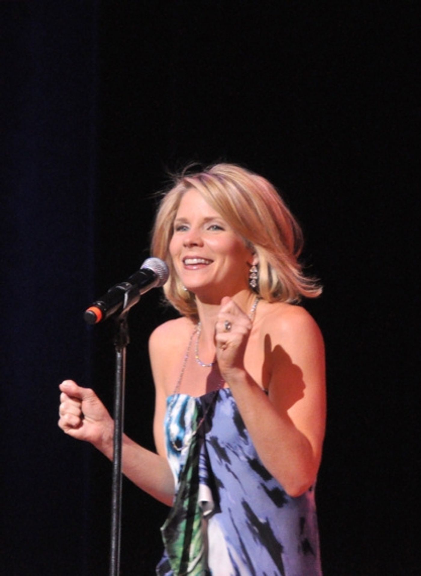 Photo Coverage: Kelli O'Hara at The Town Hall  Image