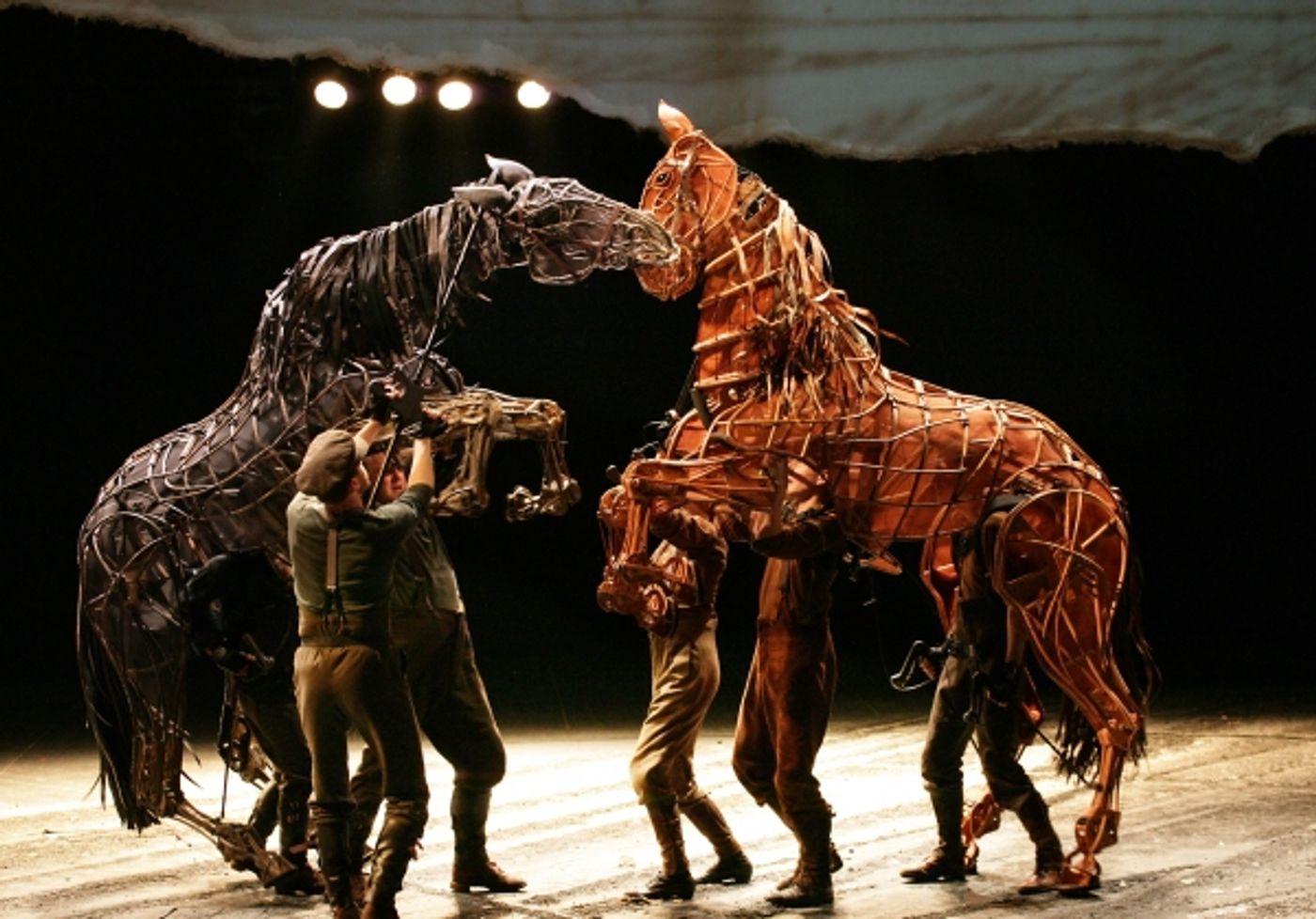 Photo Flash: WAR HORSE Extends in London to October 2012  Image