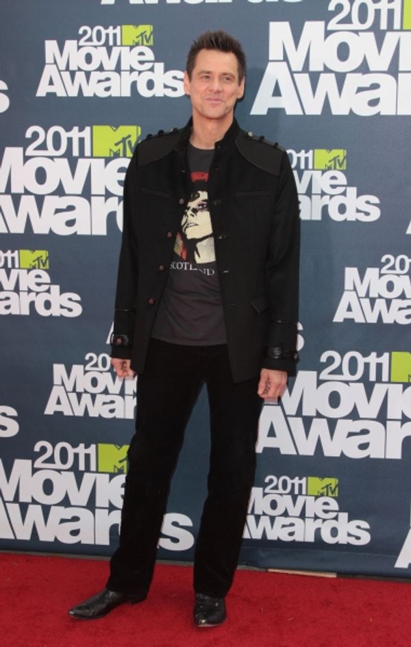 Jim Carrey pictured at the 2011 MTV Movie Awards Arrivals at Universal Studios' Gibso Photo