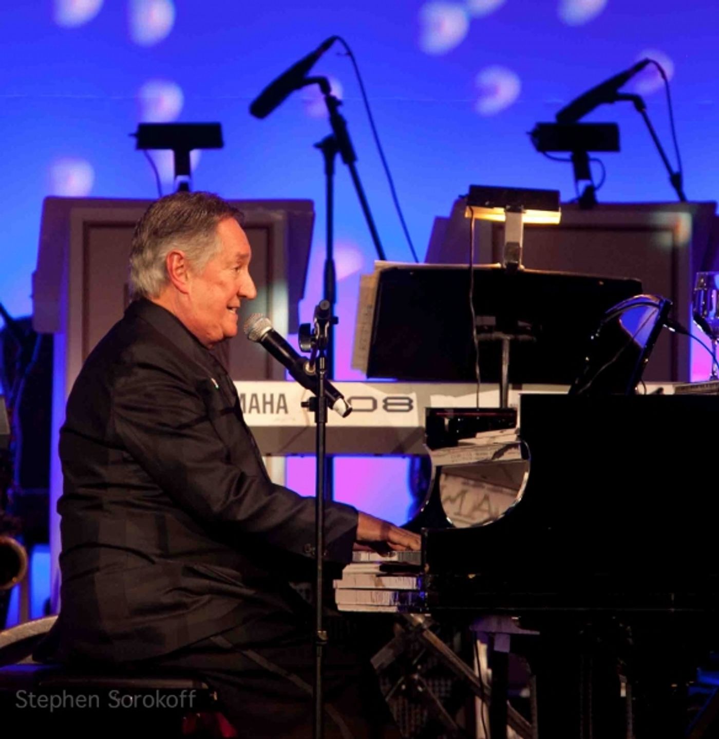 Photo Coverage: The Friar's Foundation Honors Connie Francis and Leonard A. Wilf at Applause Award Gala  Image