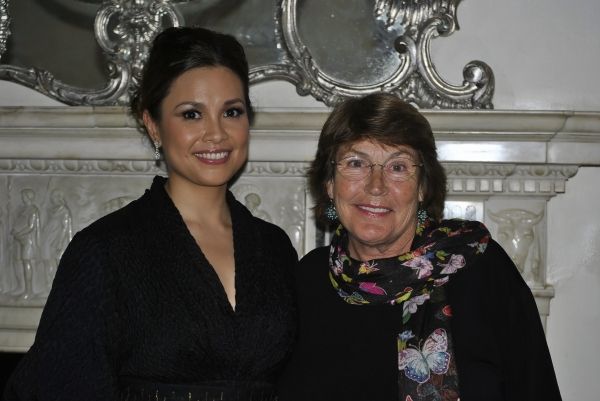 Lea Salonga, Helen Reddy Photo