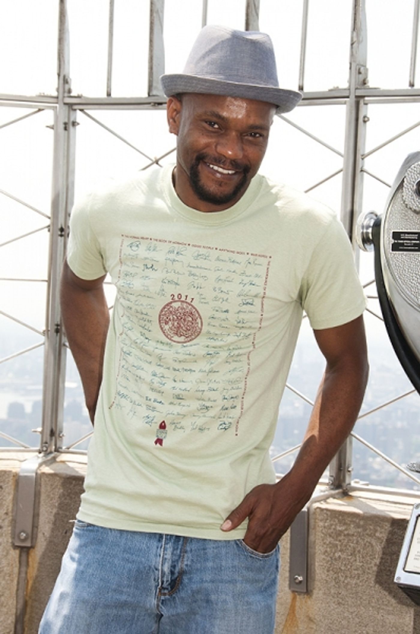 Photo Coverage: 2011 Tony Nominees Visit the Empire State Building!  Image