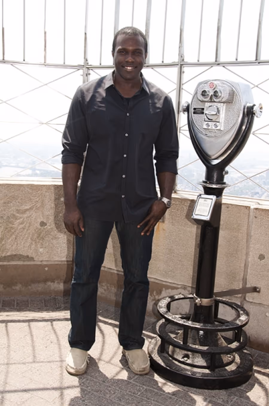 Photo Coverage: 2011 Tony Nominees Visit the Empire State Building!  Image