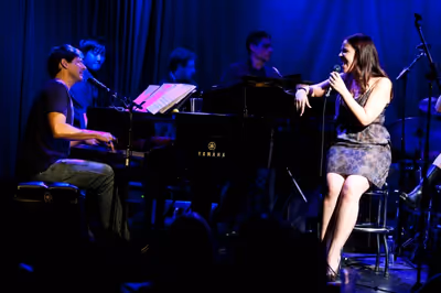 Greg Naughton, Lindsay Mendez Photo