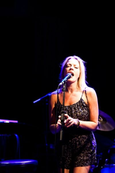 Sherie Rene Scott Photo