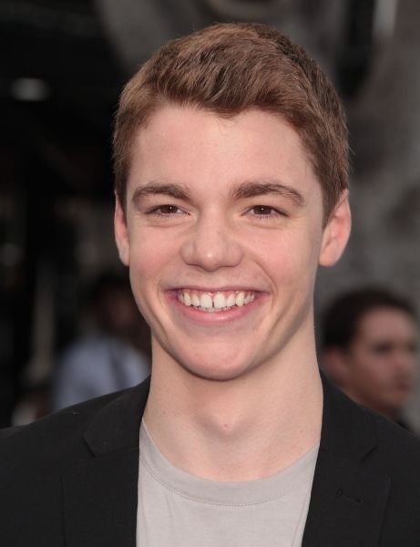 Gabriel Basso Photo