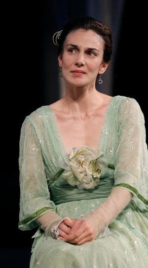 Annie Parisse @ BroadwayWorld Annie Parisse Photo