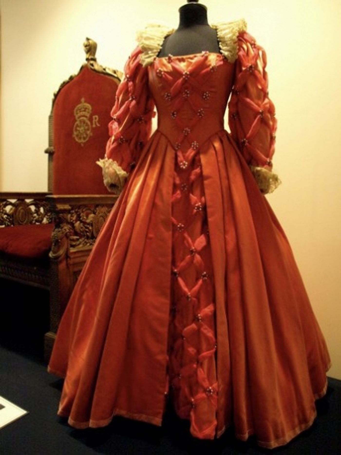 Photo Flash: A Glimpse at Paley Center's Debbie Reynolds Exhibit!  Image