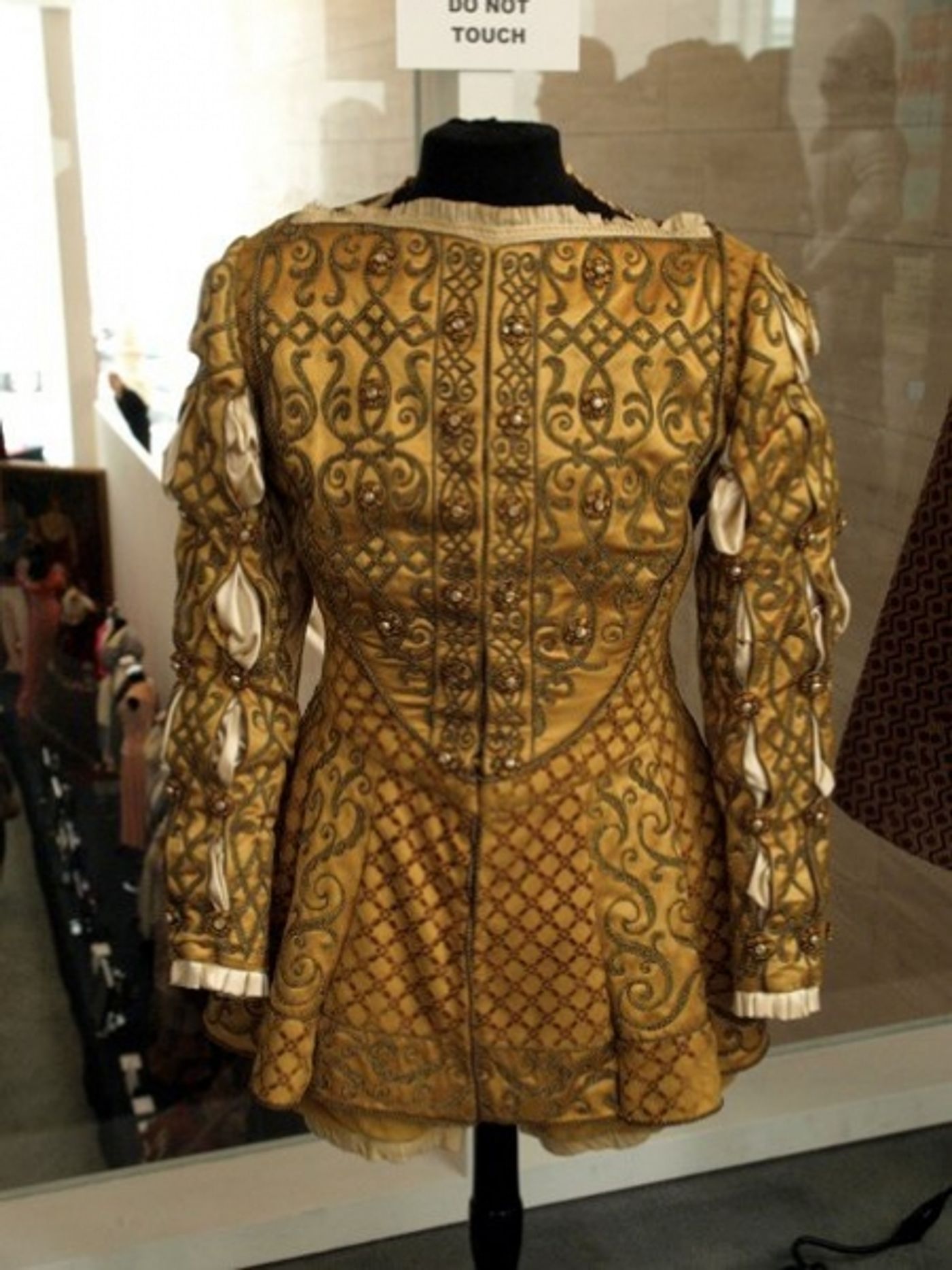 Photo Flash: A Glimpse at Paley Center's Debbie Reynolds Exhibit!  Image