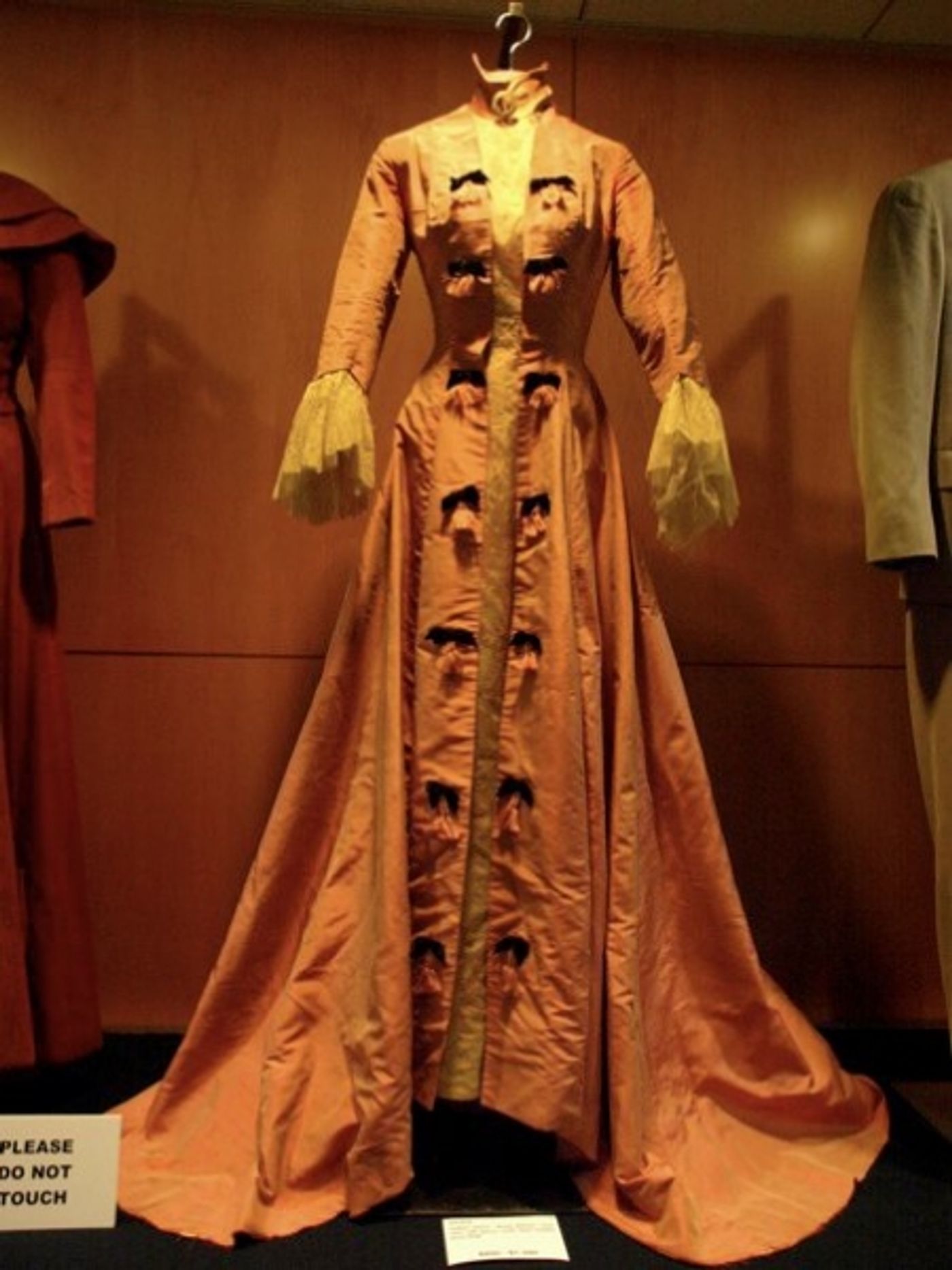 Photo Flash: A Glimpse at Paley Center's Debbie Reynolds Exhibit!  Image