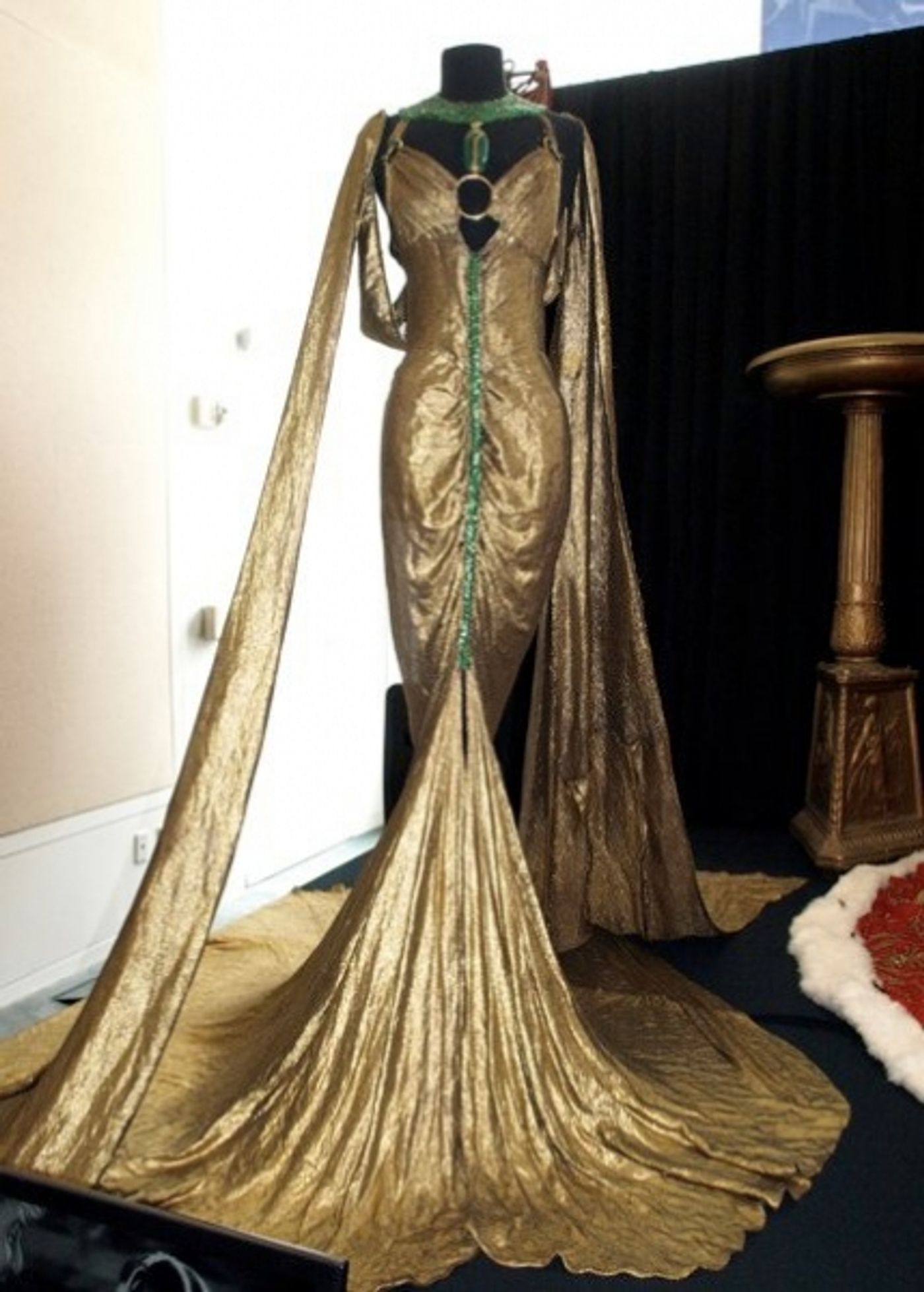 Photo Flash: A Glimpse at Paley Center's Debbie Reynolds Exhibit!  Image