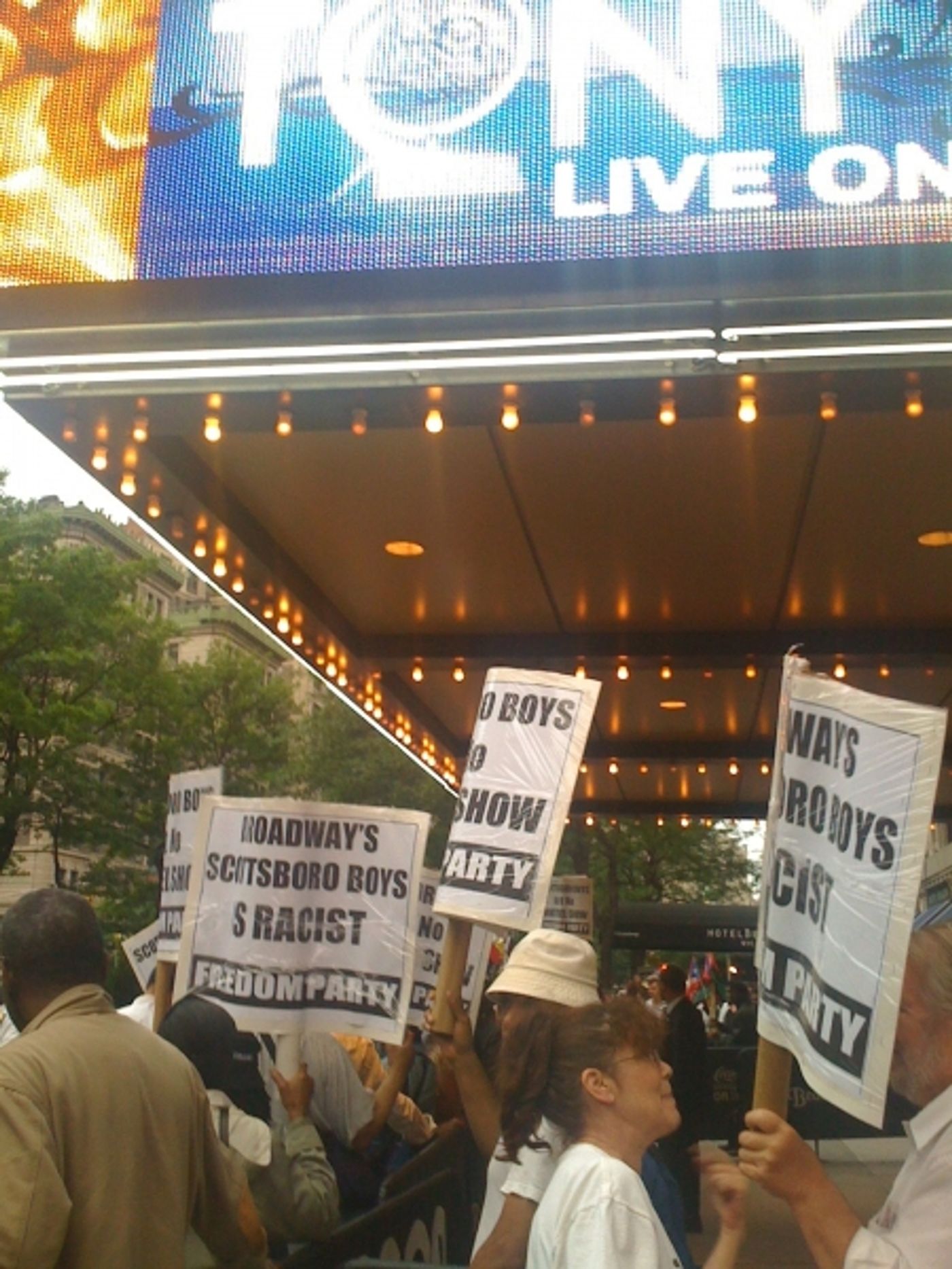 Photo Coverage: SCOTTSBORO BOYS Protesters Crash the Tonys  Image