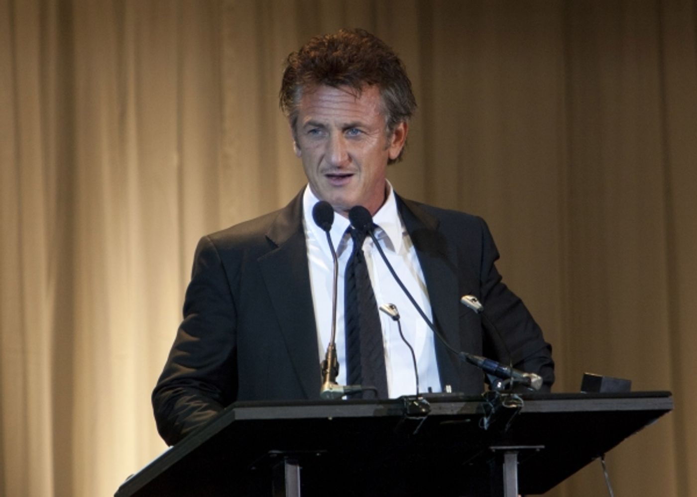 Photo Flash: Sean Penn, Hal Holbrook, et al. Celebrate Tonys on West Coast  Image