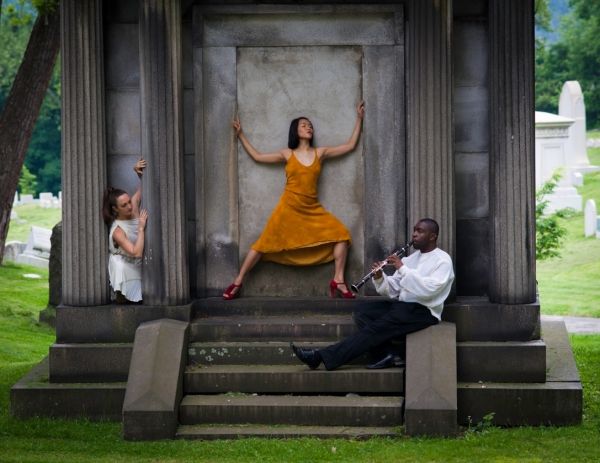 Photo Flash: Pittsburgh Opera Theater's EURIDICE AND ORPHEUS Brought to Life in Historic Allegheny Cemetery 6/9 - 6/11  Image