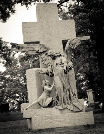 Laura Knoop Very Photo