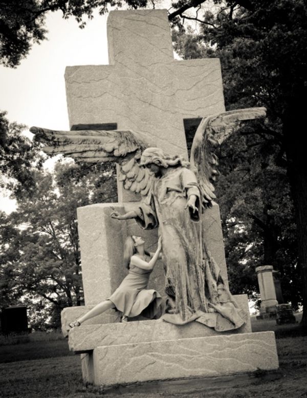 Laura Knoop Very Photo