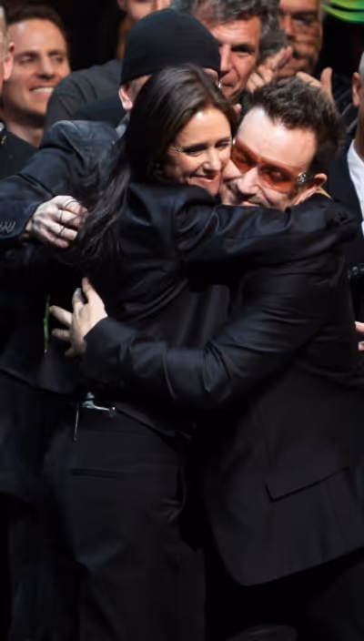 Julie Taymor and Bono during the ''Spider-Man Turn off the Dark'' Opening Night Curta Photo