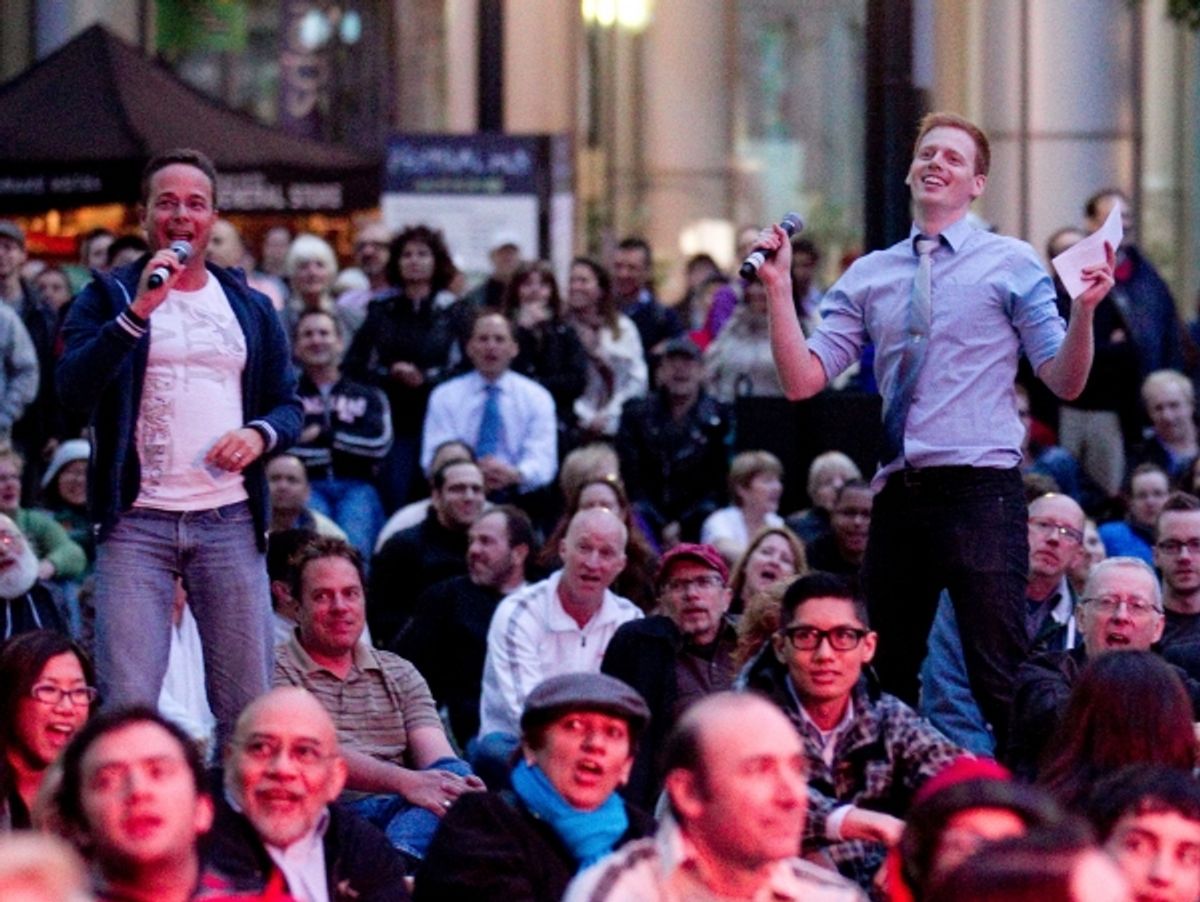 Shawn Hitchins leads the crowd in a Sound of Music sing-along at 