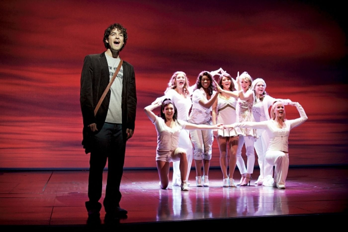 Photo Flash: Lee Mead Joins Cast of LEGALLY BLONDE  Image