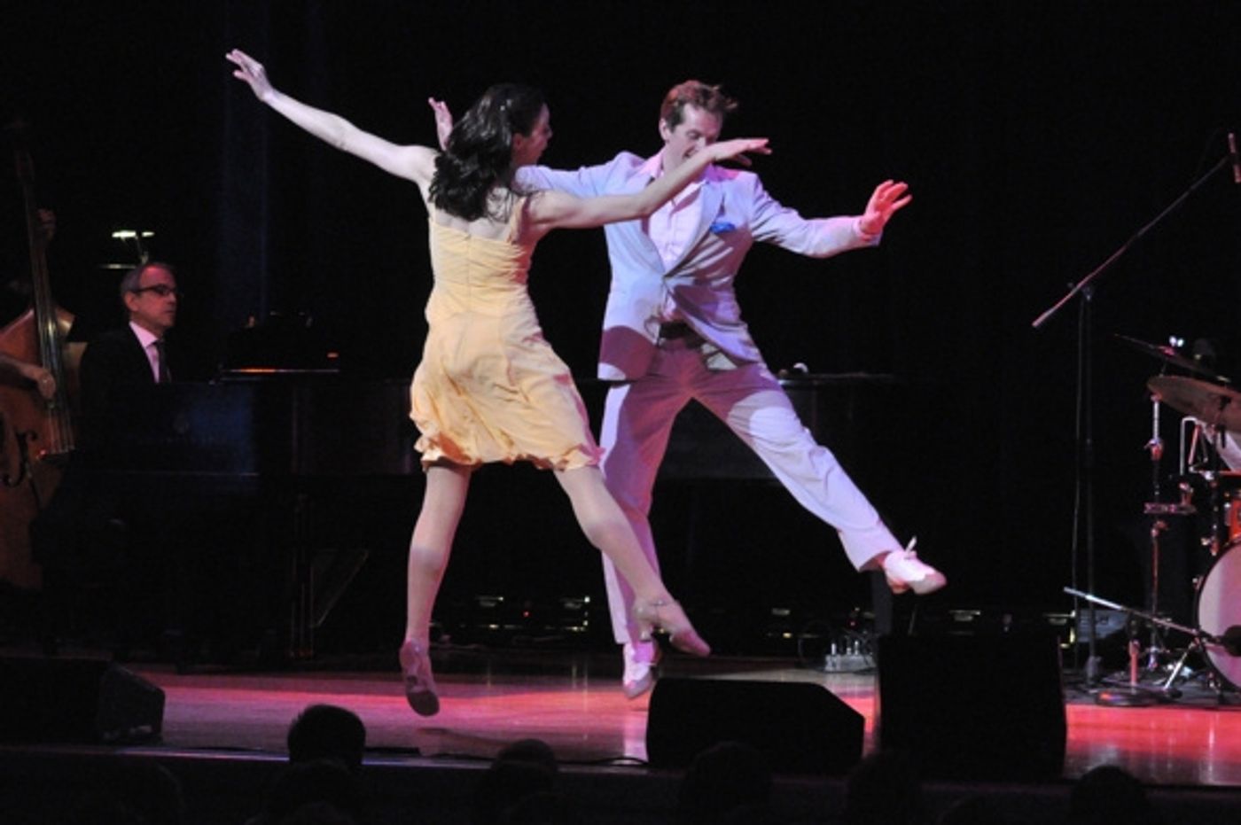 Photo Coverage: JEKYLL & HYDE Stars Robert Cuccioli, Linda Eder, Christiane Noll & More Reunite for Town Hall's Musicals of 1997 Concert!  Image