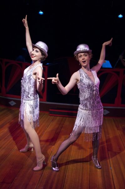  Rin Allen as Velma Kelly and Charlotte Fox as Roxie Hart performing "The Hot Honey R Photo