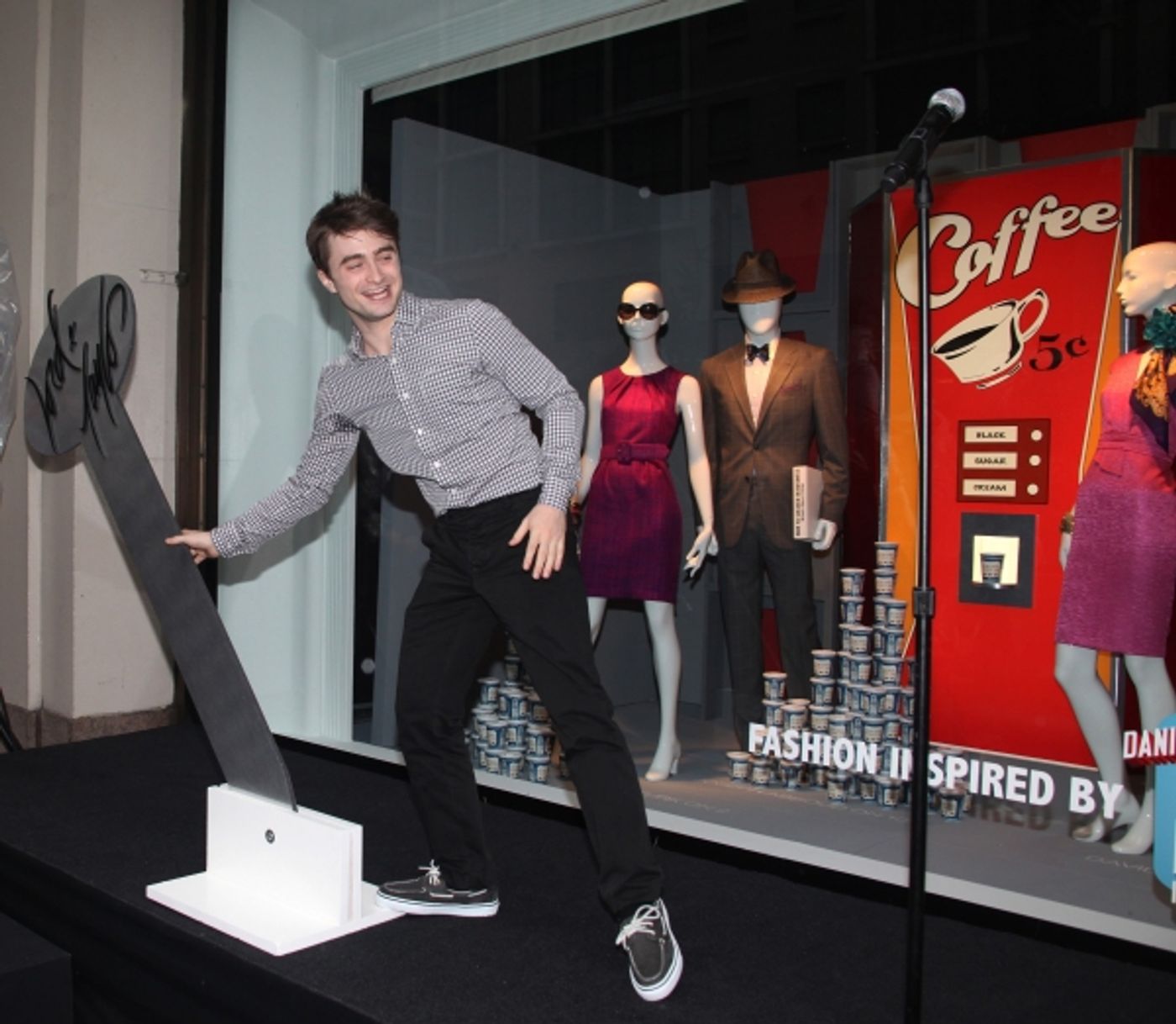 Photo Sneak Peek: Daniel Radcliffe et al. Unveil HOW TO SUCCEED-Themed Window Display at Lord & Taylor  Image