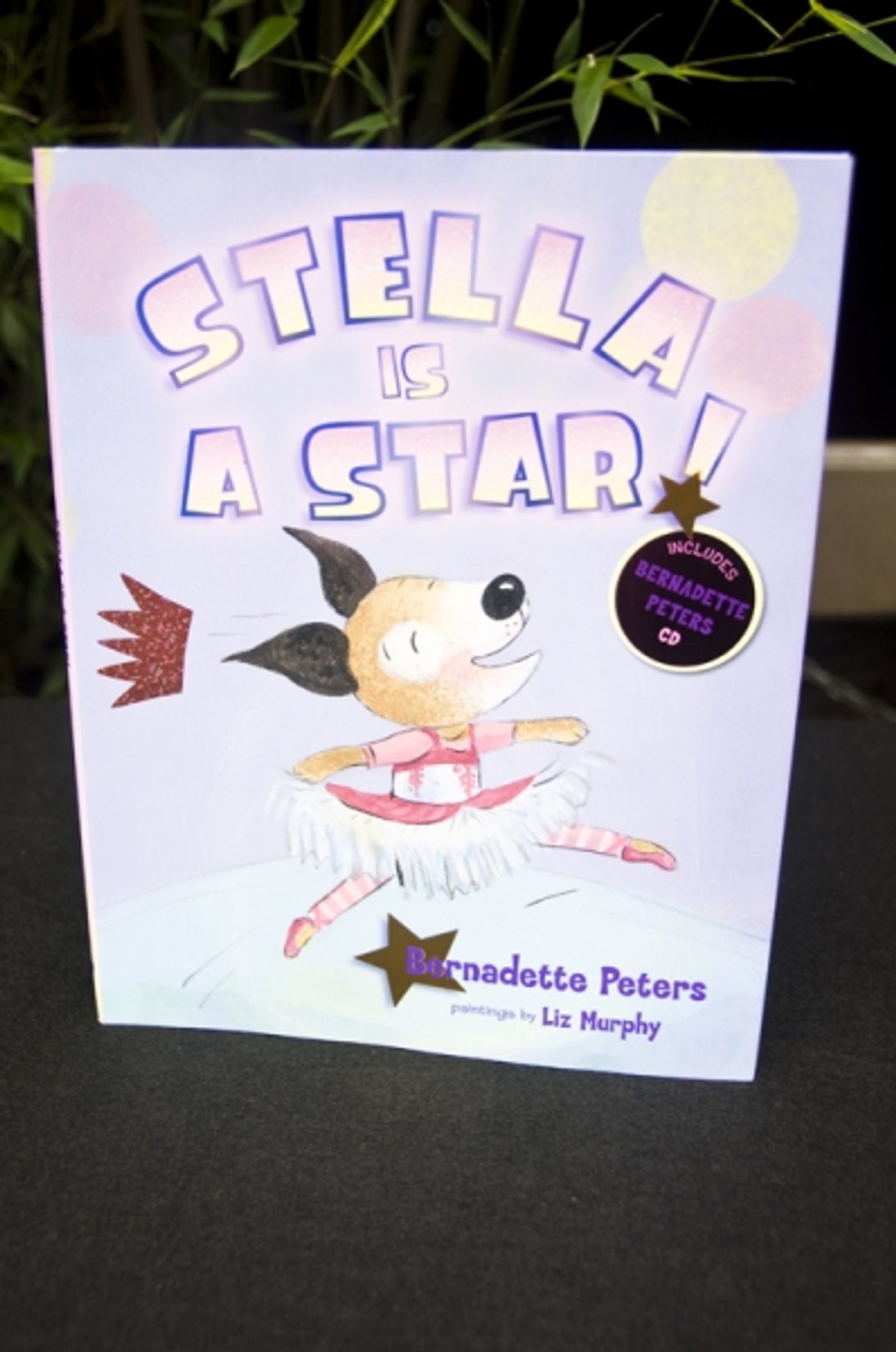 Photo Coverage: Bernadette Peters at the Bronx Zoo Photo Coverage: Bernadette Peters at the Bronx Zoo Image